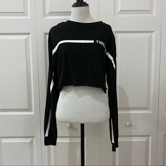 Forever 21 Black and White Cropped Long Sleeve Top - Picture 1 of 8